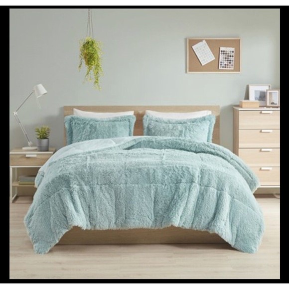 Intelligent Design Malea Shaggy Faux-Fur 2-Pc. Comforter Set, Twin/Twin XL - Picture 1 of 4